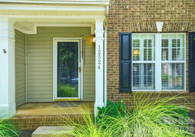 Photo 4 of Townhouse for sale at 12524 Eudora Ln, Charlotte, NC 28277 | MLS# 4397502 | Listing updated on 2026-10-01