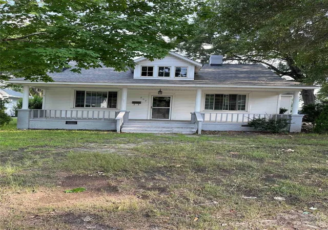 Photo 1 of Single family home for sale at 202 Marion St, Clover, SC 29710 | MLS# 4397522 | Listing updated on 2026-09-14