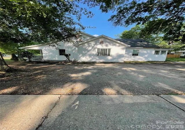 Photo 2 of Single family home for sale at 202 Marion St, Clover, SC 29710 | MLS# 4397522 | Listing updated on 2026-09-14