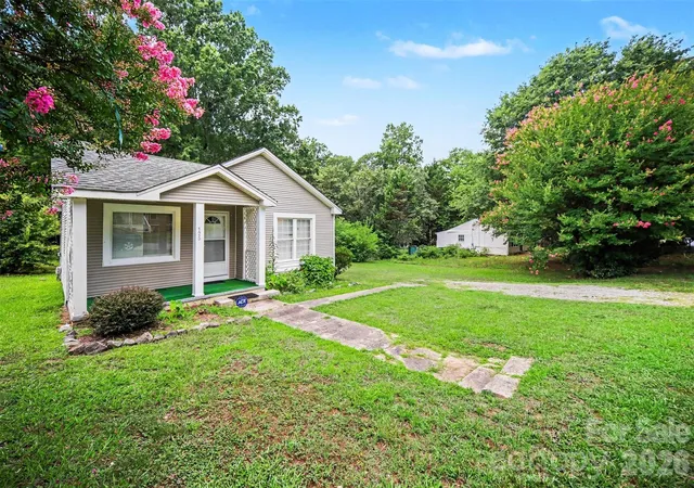 Homes for sale in Gastonia, NC | 125 Proctor St, Gastonia, NC 28052 | MLS# 4397534