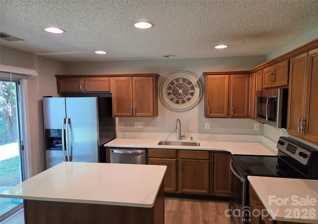 2nd image of 10115 Forest Landing Dr, Charlotte, NC 28213 | MLS# 4397549