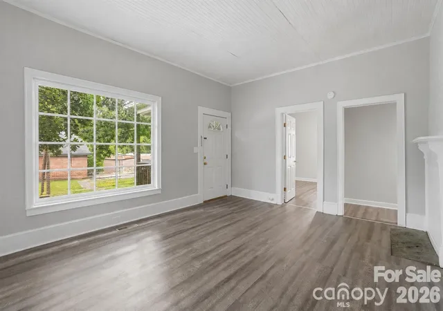 Photo 3 of Single family home for sale at 322 Willow St, Gastonia, NC 28054 | MLS# 4397563 | Listing updated on 2026-09-30
