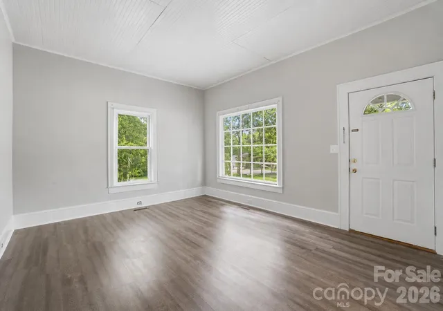 Photo 3 of Single family home for sale at 322 Willow St, Gastonia, NC 28054 | MLS# 4397563 | Listing updated on 2026-09-30