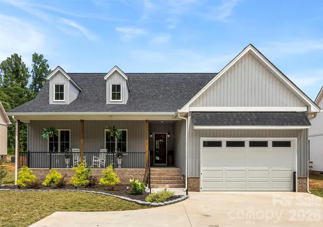 1st image of 1025 York Rd, Kings Mountain, NC 28086 | MLS# 4397578