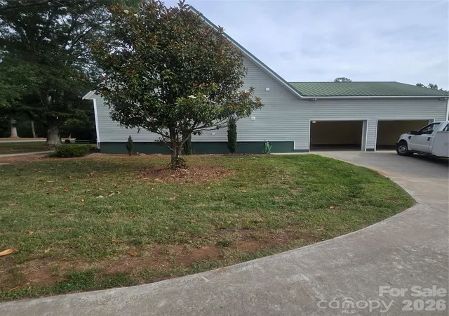 Photo 3 of Single family home for sale at 3972 S Nc Hwy 127, Hickory, NC 28602 | MLS# 4397581 | Listing updated on 2026-08-13