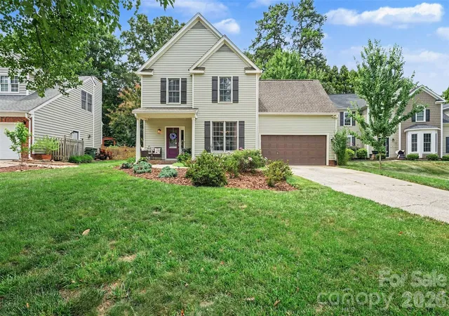 Photo 1 of Single family home for sale at 10112 Truitt Ct, Huntersville, NC 28078 | MLS# 4397597 | Listing updated on 2026-09-26