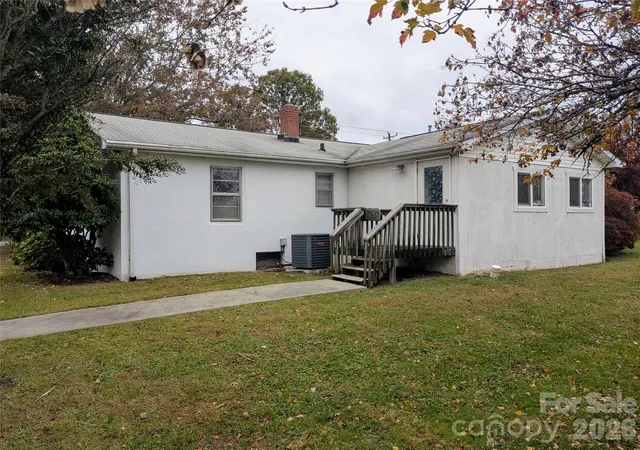 Homes for sale in Hendersonville, NC | 520 Dana Rd, Hendersonville, NC 28792 | MLS# 4397601