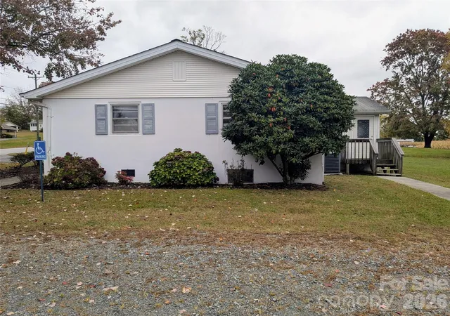 Homes for sale in Hendersonville, NC | 520 Dana Rd, Hendersonville, NC 28792 | MLS# 4397601