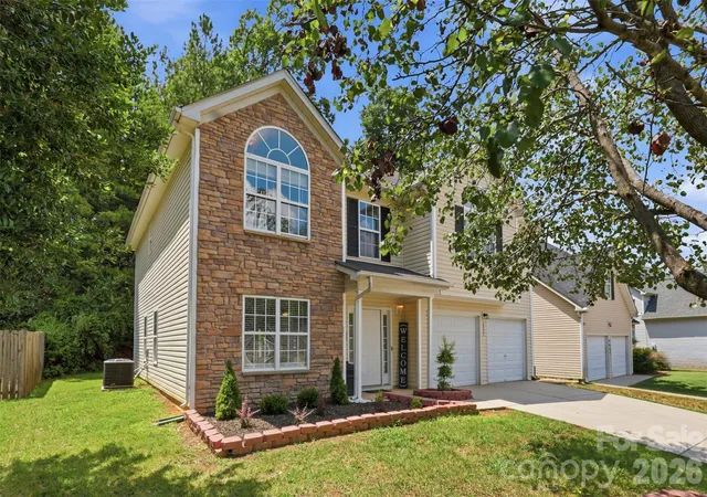 Homes for sale in Charlotte, NC | 4923 Eagle Creek Dr, Charlotte, NC 28269 | MLS# 4397626