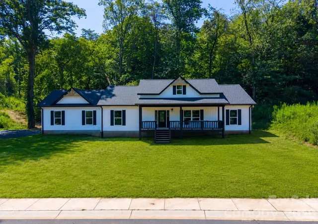 1st image of 60 Charlotte St, Highlands, NC 28741 | MLS# 4397643