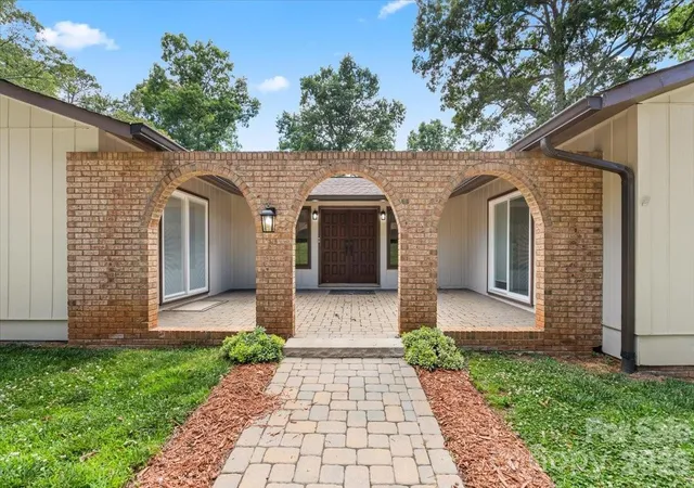 5th image of 4024 Wandering Ln Ne, Hickory, NC 28601 | MLS# 4397647