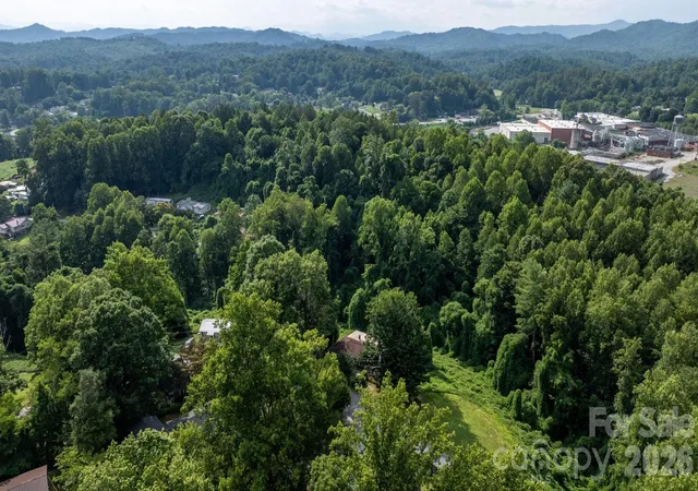 Homes for sale in Lenoir, NC | 422 Arlington Cir Nw, Lenoir, NC 28645 | MLS# 4397649