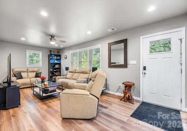 Homes for sale in Lenoir, NC | 422 Arlington Cir Nw, Lenoir, NC 28645 | MLS# 4397649