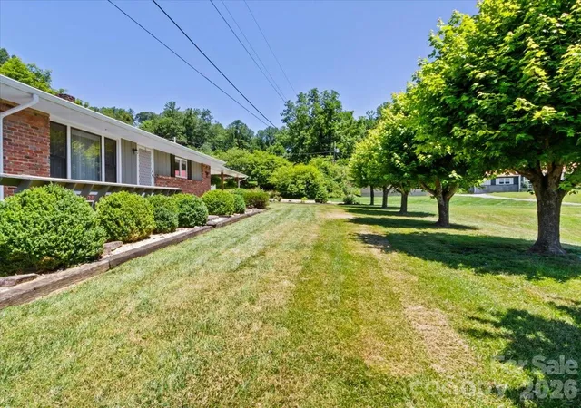 2nd image of 39 Hawthorne Ln, Burnsville, NC 28714 | MLS# 4397654