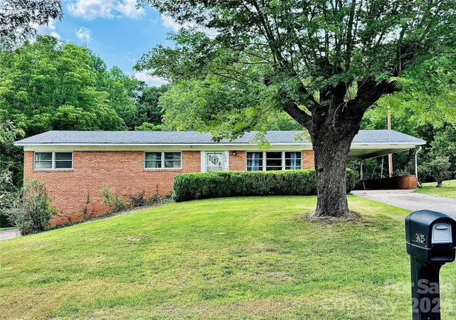 Photo 2 of Single family home for sale at 4625 Callaway Dr, Valdese, NC 28690 | MLS# 4397655 | Listing updated on 2026-07-07