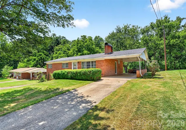 Photo 3 of Single family home for sale at 4625 Callaway Dr, Valdese, NC 28690 | MLS# 4397655 | Listing updated on 2026-07-07