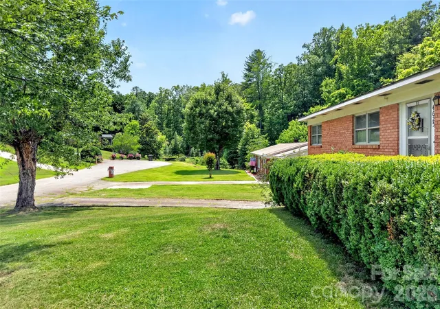 Photo 3 of Single family home for sale at 4625 Callaway Dr, Valdese, NC 28690 | MLS# 4397655 | Listing updated on 2026-07-07