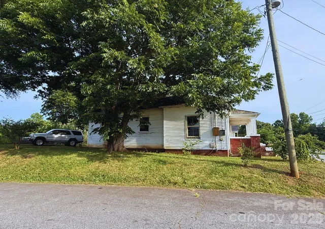 Homes for sale in Newton, NC | 241 S Ervin Ave, Newton, NC 28658 | MLS# 4397708