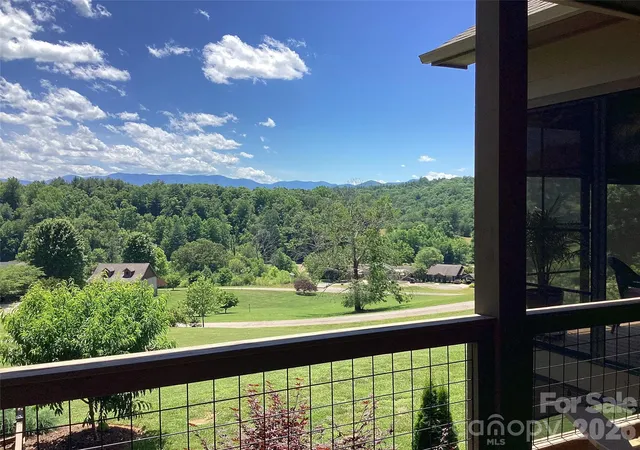 Photo 3 of Single family home for sale at 1052 Porter Crk Dr, Franklin, NC 28734 | MLS# 4397738 | Listing updated on 2026-07-17