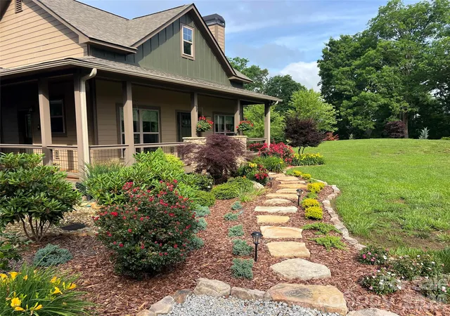 Photo 5 of Single family home for sale at 1052 Porter Crk Dr, Franklin, NC 28734 | MLS# 4397738 | Listing updated on 2026-07-17