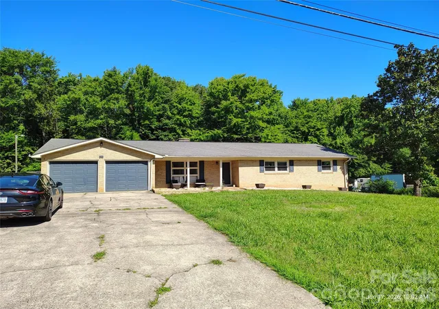 Homes for sale in Harrisburg, NC | 213 Lakeview Dr, Harrisburg, NC 28075 | MLS# 4397763