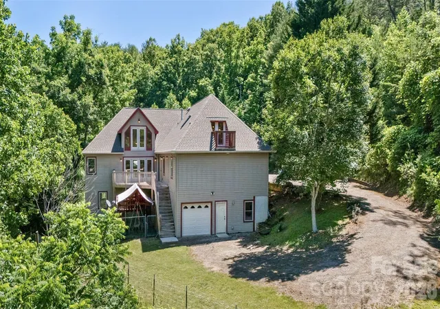 Photo 3 of Single family home for sale at 15 Village Green Dr, Alexander, NC 28701 | MLS# 4397766 | Listing updated on 2026-10-06