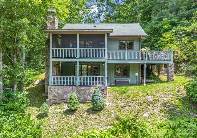 Homes for sale in Brevard, NC | 9390 East Fork Rd, Brevard, NC 28712 | MLS# 4397774