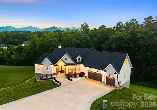 Photo 2 of Single family home for sale at 7 Temujin Dr, Leicester, NC 28748 | MLS# 4397809 | Listing updated on 2026-09-16
