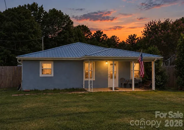 Photo 1 of Single family home for sale at 3948 Main Ave Dr Nw, Hickory, NC 28601 | MLS# 4397818 | Listing updated on 2026-09-30