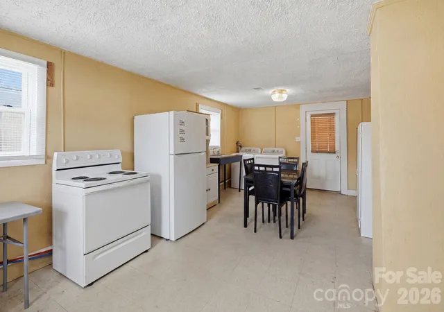 Photo 3 of Single family home for sale at 3948 Main Ave Dr Nw, Hickory, NC 28601 | MLS# 4397818 | Listing updated on 2026-09-30