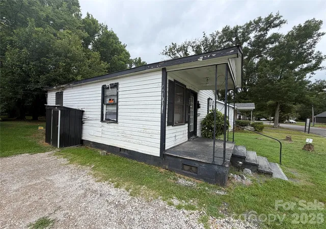 Photo 3 of Single family home for sale at 609 Clarinda St, Rock Hill, SC 29730 | MLS# 4397826 | Listing updated on 2026-09-13