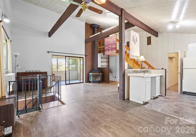 Photo 4 of Single family home for sale at 376 Stoney Brk Rd, Hendersonville, NC 28739 | MLS# 4397828 | Listing updated on 2026-08-29