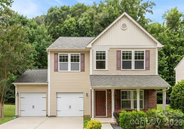 Photo 1 of Single family home for sale at 1831 Yaupon Rd, Charlotte, NC 28215 | MLS# 4397847 | Listing updated on 2026-09-20