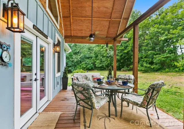Photo 2 of Single family home for sale at 116 W Hiawatha Ct, Asheville, NC 28806 | MLS# 4397854 | Listing updated on 2026-08-28