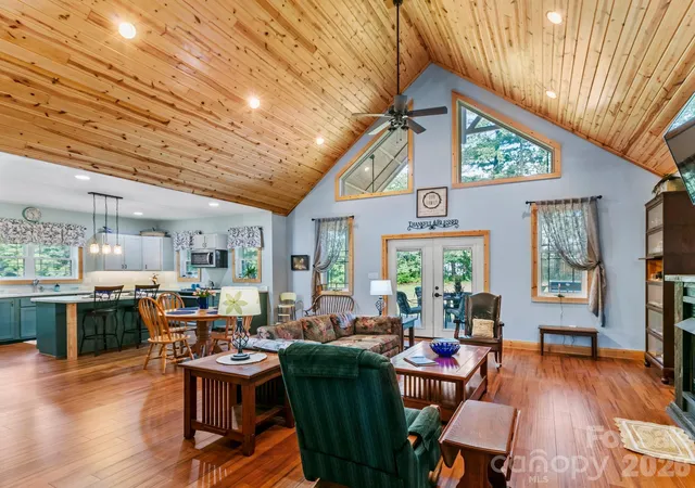 Photo 3 of Single family home for sale at 116 W Hiawatha Ct, Asheville, NC 28806 | MLS# 4397854 | Listing updated on 2026-08-28