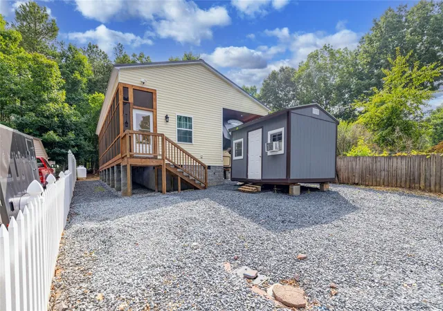 Homes for sale in Mount Gilead, NC | 192 Roberts Ridge Rd, Mount Gilead, NC 27306 | MLS# 4397872