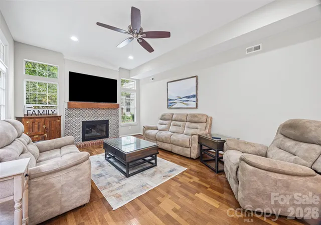 Photo 4 of Single family home for sale at 1018 Briarmore Dr, Indian Trail, NC 28079 | MLS# 4397882 | Listing updated on 2026-08-04