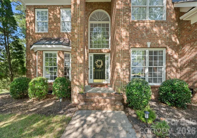 Homes for sale in Tega Cay, SC | 710 Fairway Point Dr, Tega Cay, SC 29708 | MLS# 4397898