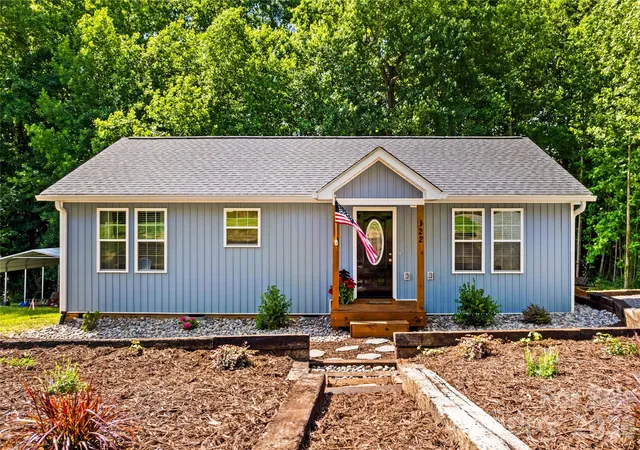 Homes for sale in Statesville, NC | 122 S Yadkin River Rd, Statesville, NC 28625 | MLS# 4397899