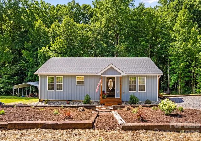 Homes for sale in Statesville, NC | 122 S Yadkin River Rd, Statesville, NC 28625 | MLS# 4397899