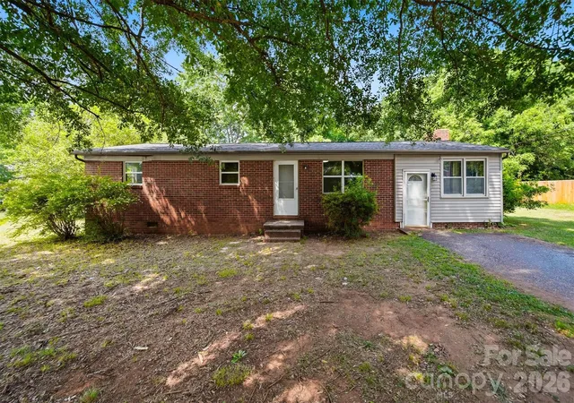 Homes for sale in Newton, NC | 807 Mt Olive Church Rd, Newton, NC 28658 | MLS# 4397915