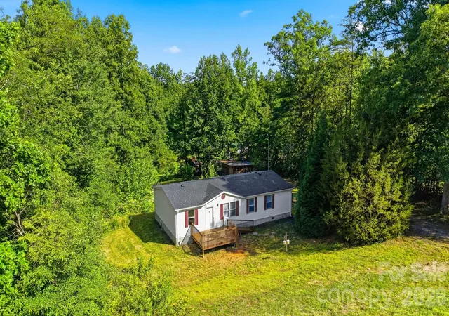 Photo 2 of Single family home for sale at 2691 Green Hvn Cir, Morganton, NC 28655 | MLS# 4397918 | Listing updated on 2026-08-31