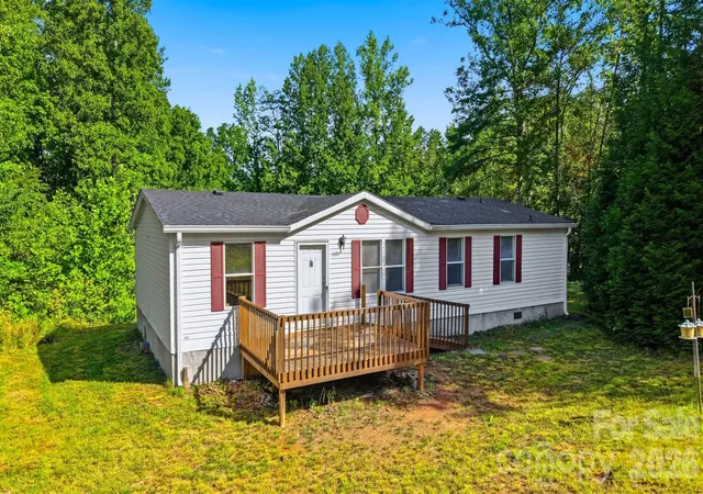 Photo 3 of Single family home for sale at 2691 Green Hvn Cir, Morganton, NC 28655 | MLS# 4397918 | Listing updated on 2026-08-31