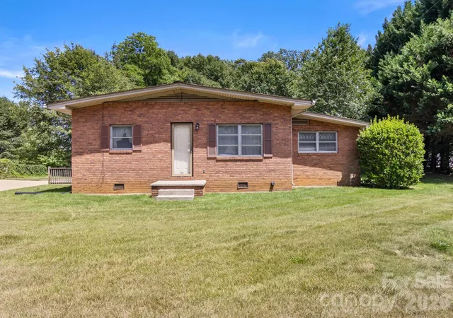 Photo 1 of Single family home for sale at 201 Peach St, Shelby, NC 28150 | MLS# 4397946 | Listing updated on 2026-08-06