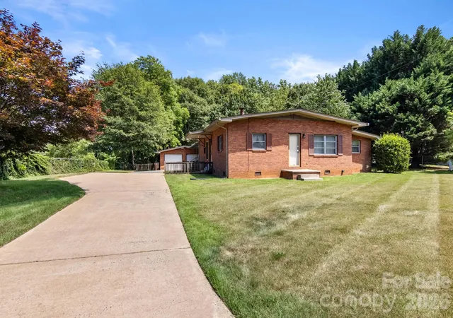 Photo 2 of Single family home for sale at 201 Peach St, Shelby, NC 28150 | MLS# 4397946 | Listing updated on 2026-08-06