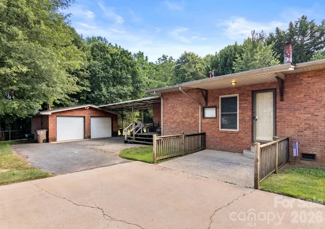 Photo 3 of Single family home for sale at 201 Peach St, Shelby, NC 28150 | MLS# 4397946 | Listing updated on 2026-08-06
