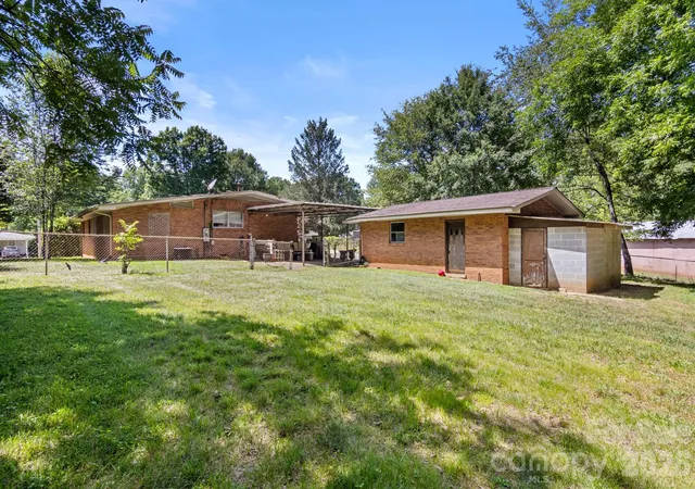 Photo 4 of Single family home for sale at 201 Peach St, Shelby, NC 28150 | MLS# 4397946 | Listing updated on 2026-08-06