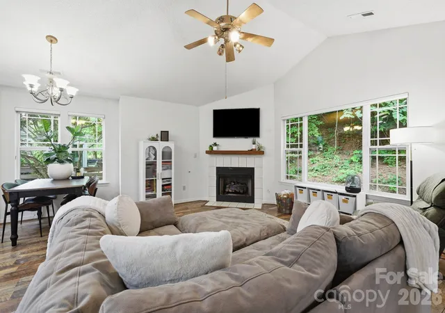 3rd image of 51 Sunview Cir, Arden, NC 28704 | MLS# 4397964
