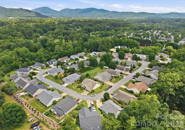 31st image of 51 Sunview Cir, Arden, NC 28704 | MLS# 4397964