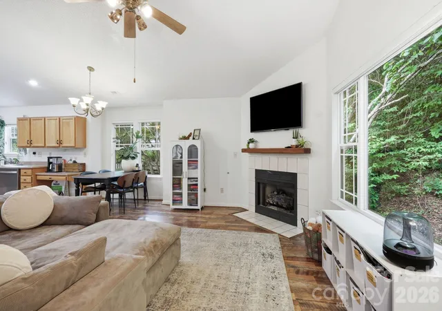 4th image of 51 Sunview Cir, Arden, NC 28704 | MLS# 4397964